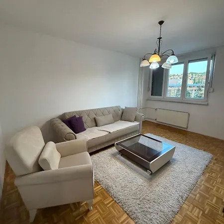 Trg Heroja Apartment *