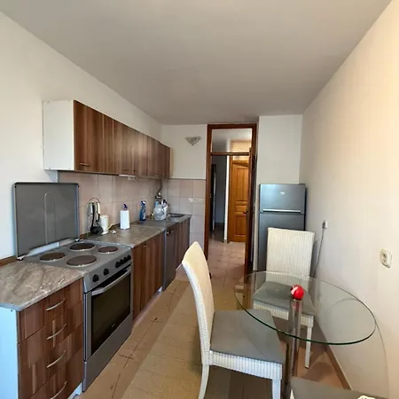 Trg Heroja Apartment *
